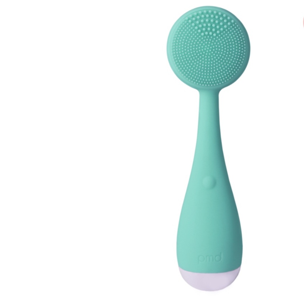 PMD Clean facial cleansing device, teal.
